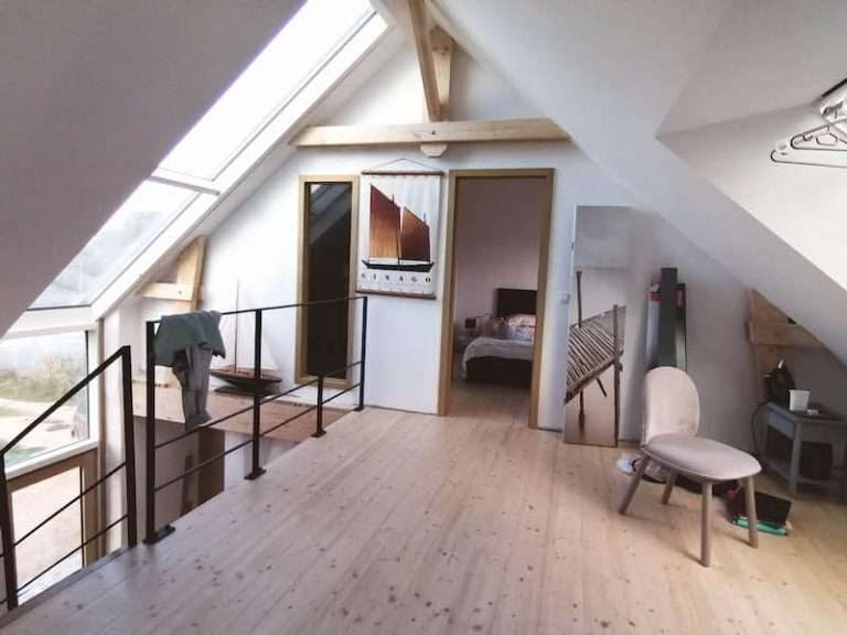 interieur-mezzanine-maison-chanvre-groix